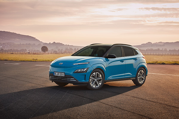 Hyundai KONA Elektro stehend